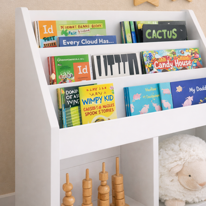 Détail du présentoir frontal et des compartiments de rangement du meuble Helsinki