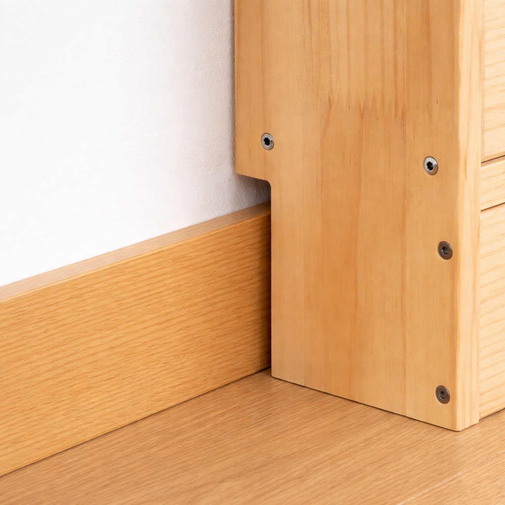 Détail de la base et du système de fixation murale robuste du meuble Oslo